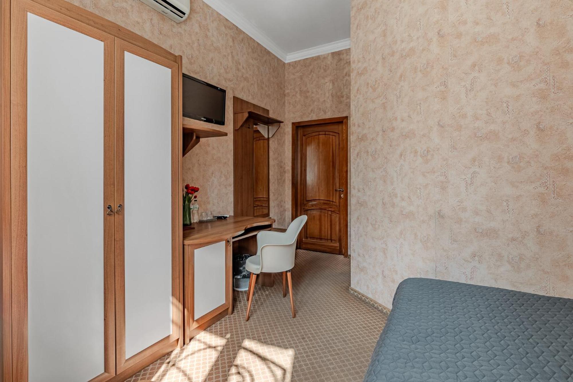 Gallery Hotel Gintama Apgrade Kiev Rum bild