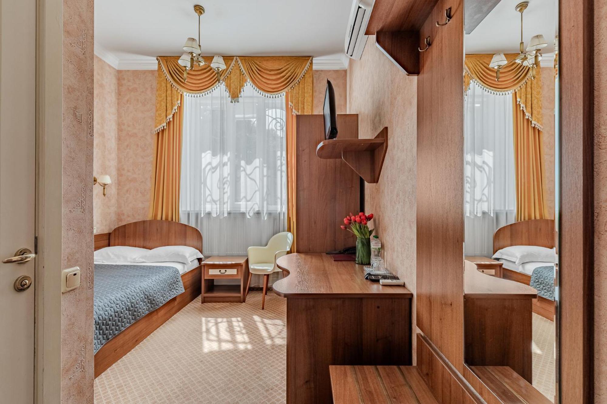 Gallery Hotel Gintama Apgrade Kiev Rum bild