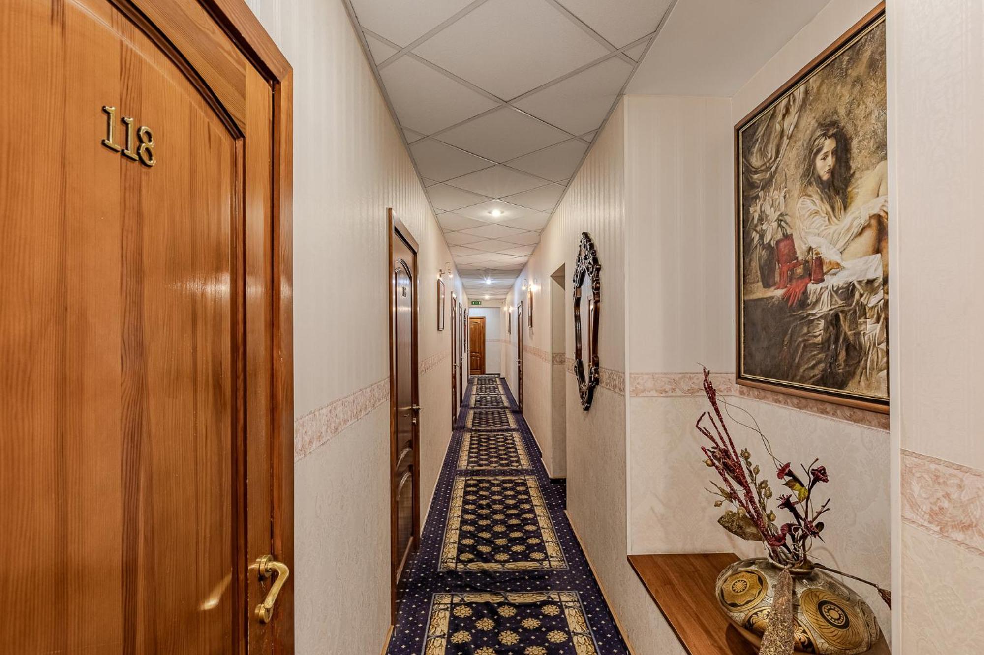 Gallery Hotel Gintama Apgrade Kiev Exteriör bild