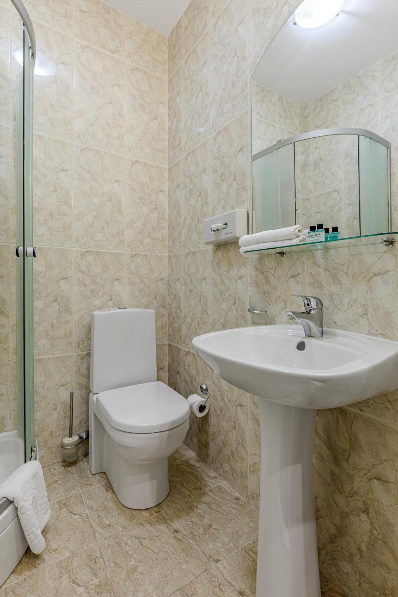 Gallery Hotel Gintama Apgrade Kiev Rum bild